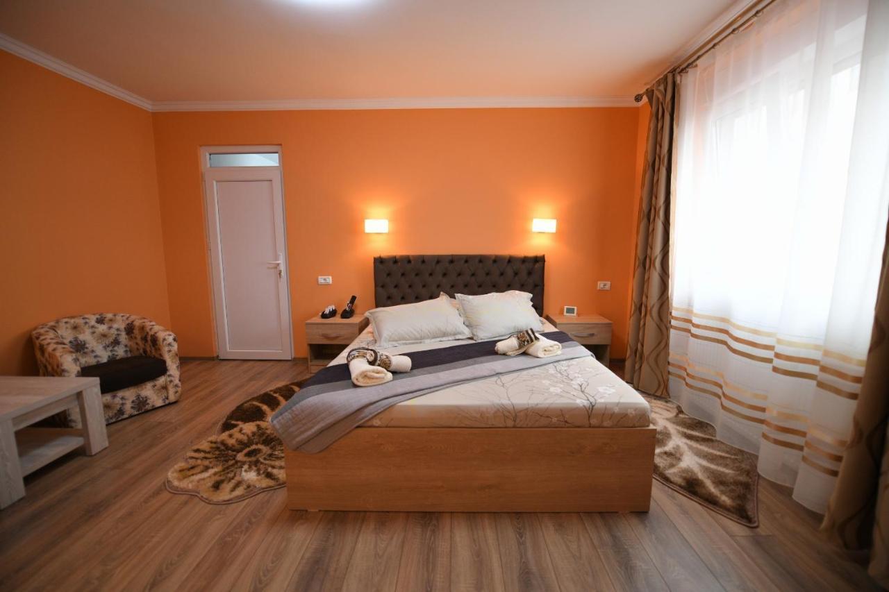 Haţeg Apartament Trident מראה חיצוני תמונה